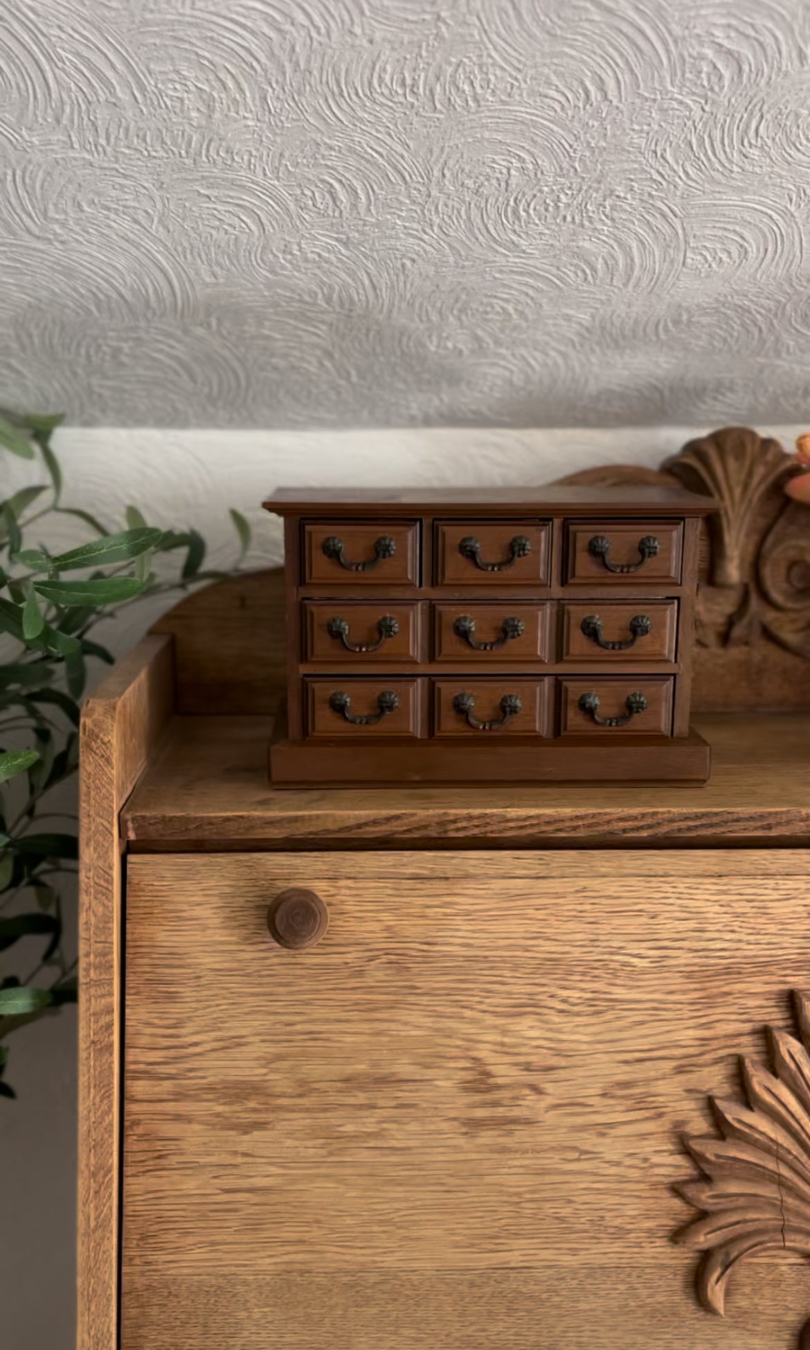 Vintage Wooden Jewelry Music Box with Felt Lining