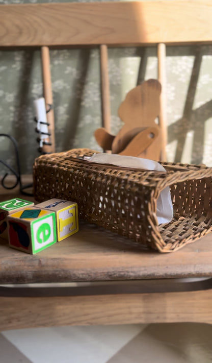 Wicker Tissue Holder