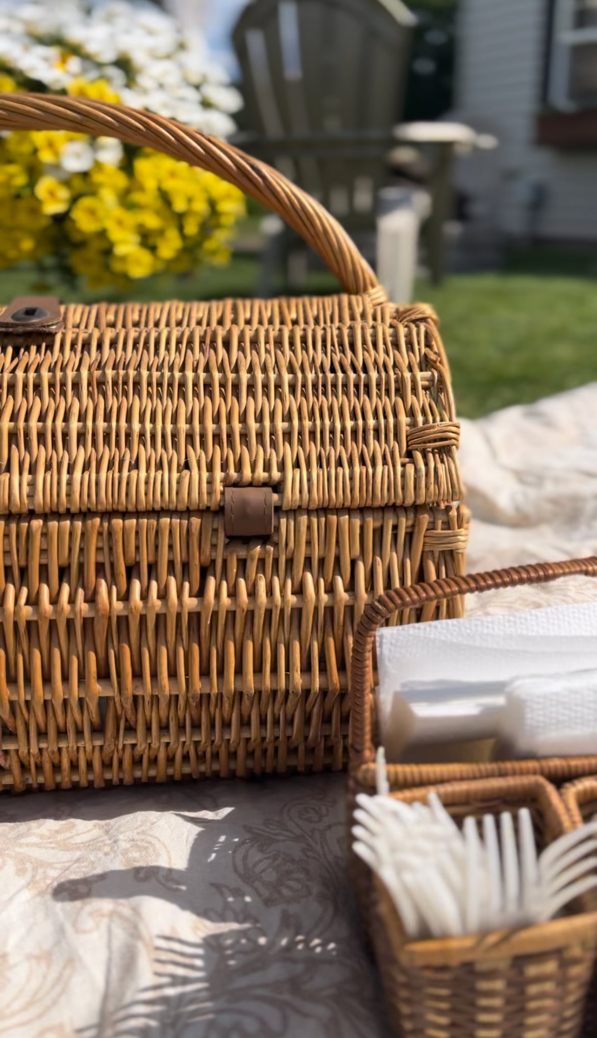 Vintage Barrel Wicker Picnic Basket