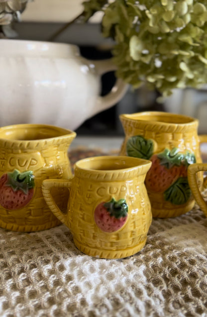 Set of 4 Vintage Yellow Basket Weave Fruit Measuring Cups