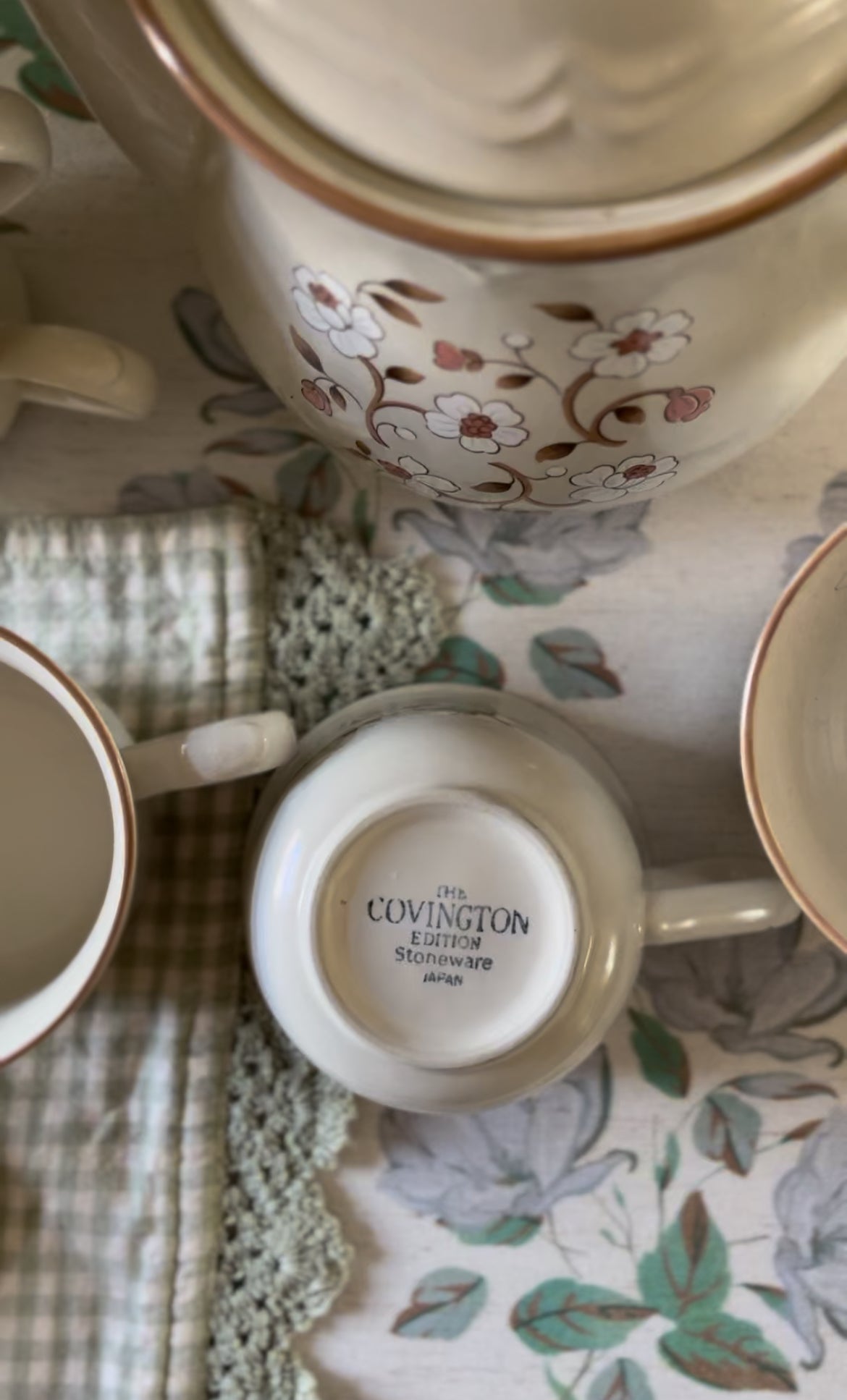 Pink Floral Stoneware Teapot and Set of 6 Teacups