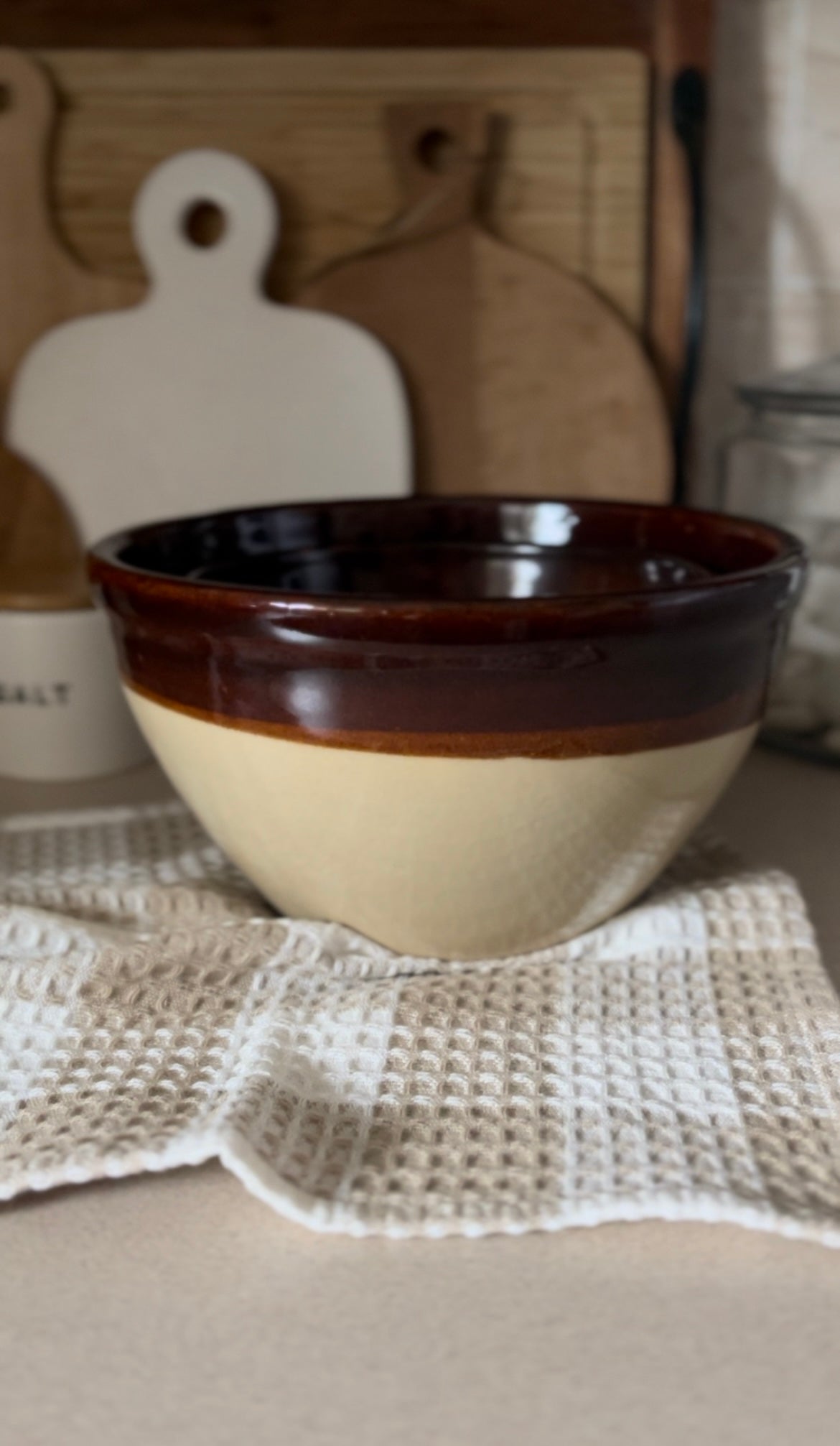 Set of 2 Brown Stoneware Mixing Bowls