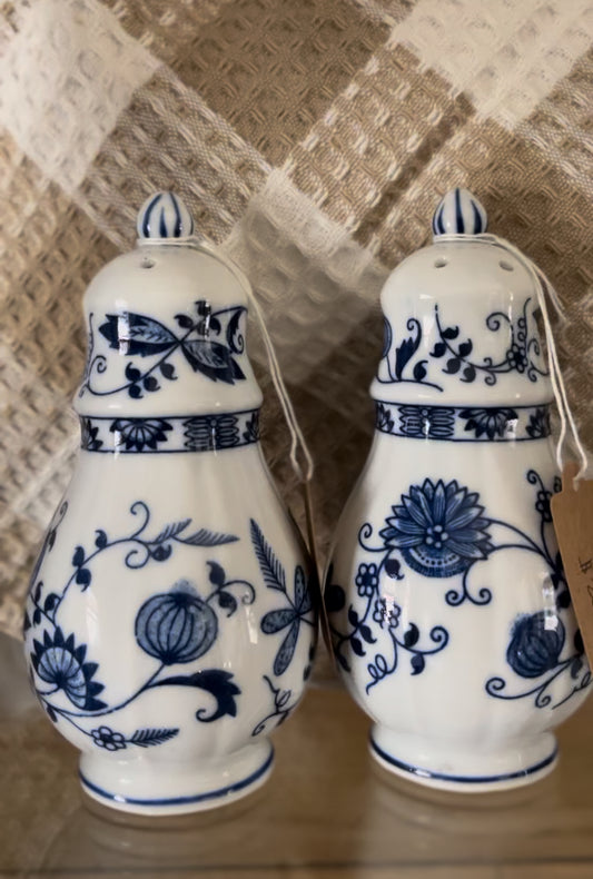 blue and white salt and pepper shakers